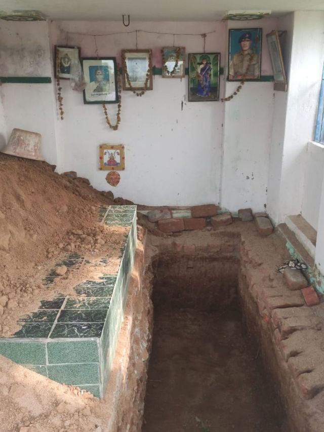 தோண்டி வைக்கப்பட்ட குழி