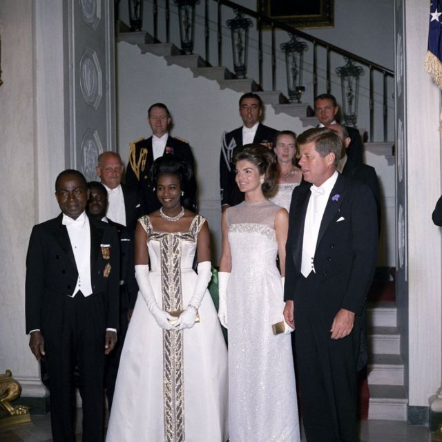 Presiden Kennedy mengadakan makan malam kenegaraan