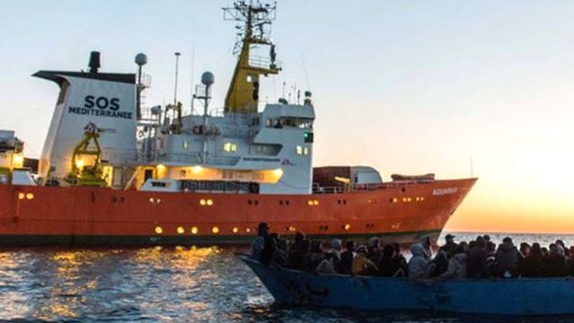 Borradura Travieso inicial España acepta recibir al Aquarius, el barco con 629 inmigrantes a la deriva  que Italia y Malta se negaban a acoger - BBC News Mundo