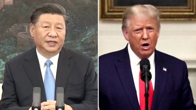 Xi Jinping (ibumoso) na Donald Trump, muri iyi foto yegeranyijwe