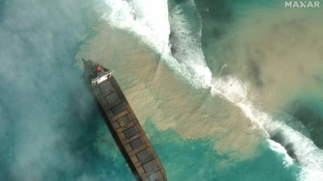 MV Wakashio aground off Mauritius