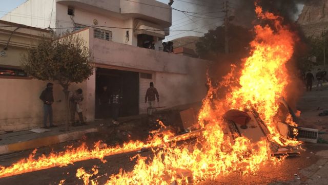 چهار کشته' در اعتراض‌های کردستان عراق؛ معترضان ساختمان‌های احزاب را آتش  زدند - BBC News فارسی