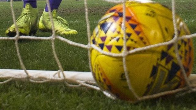 insport soccer boots