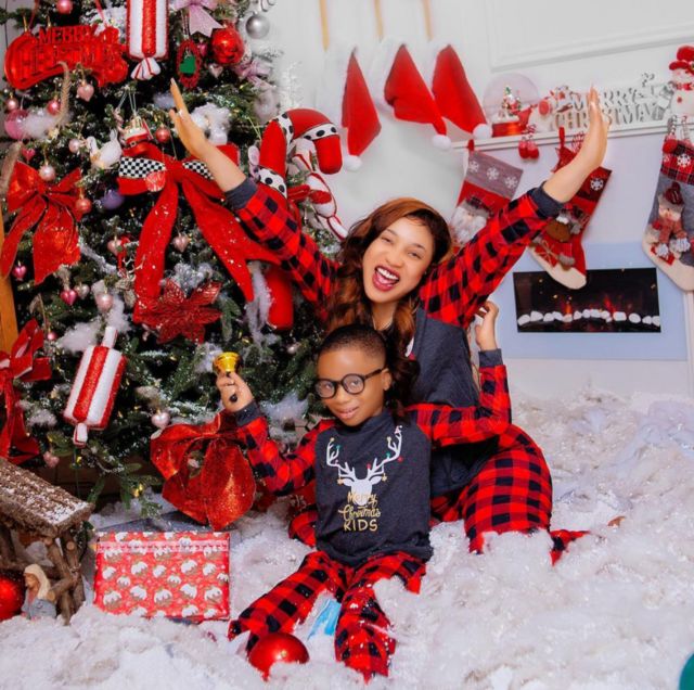 Merry Christmas Greeting Images: Nigerian Celebrities Around The World Dress Up For Christmas Celebration