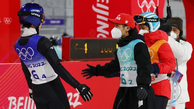 北京冬季五輪 スキー ジャンプ混合団体 失格続出で疑問の声 日本は4位 cニュース