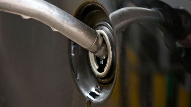 மே 14 முதல் ஞாயிற்றுக் கிழமைகளில் பெட்ரோல் பங்க்களுக்கு விடுமுறை