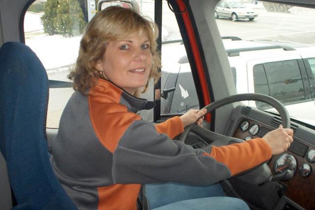 Why dont women become truckers? image