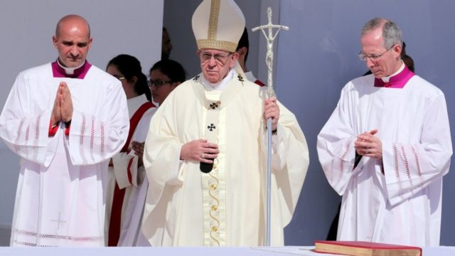 Bispo do Texas rejeita publicamente magistério do Papa Francisco