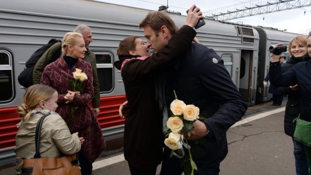 Alexei Navalny returns from Kirov after his 5-year term was made a suspended sentence