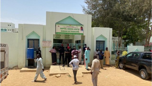 - 124929826 hopitalbbs - SENEGAL-Bébés morts dans un incendie : limogeage du ministre de la santé et démarrage d’une enquête Devanture de l'hôpital de Tivaouane - 124929826 hopitalbbs - SENEGAL-Bébés morts dans un incendie : limogeage du ministre de la santé et démarrage d’une enquête