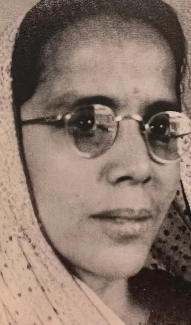 ஜெயபிரகாஷ் நாராயணின் மனைவி பிரபாவதி