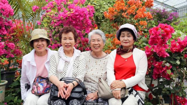 日本的沖繩的百歲老人比例為全世界最高。