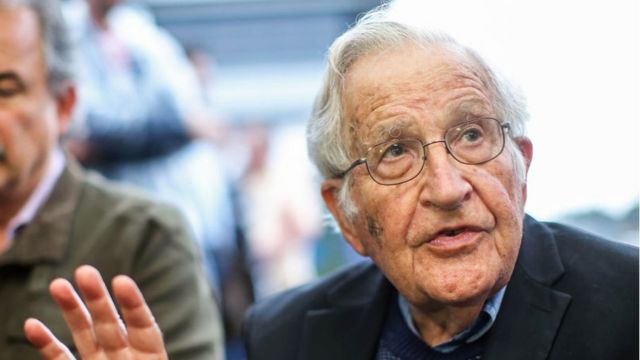 Noam Chomsky em 2018