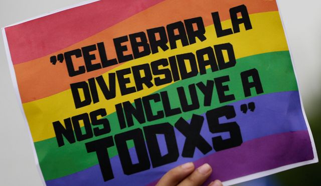 Cartel con el uso de la X para ser inclusivo.