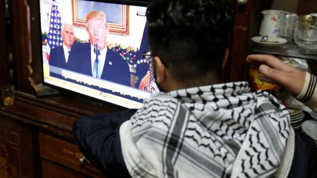 Trump'ın açıklamasını izleyen Filistinliler