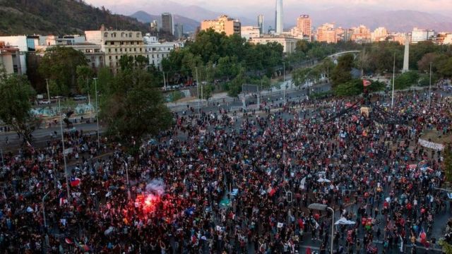 Plebiscito En Chile Las Imágenes De La Celebración Del Triunfo Del Apruebo En El Histórico 
