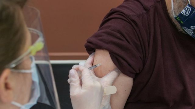 "Це катастрофа". Західна преса про скандал навколо AstraZeneca