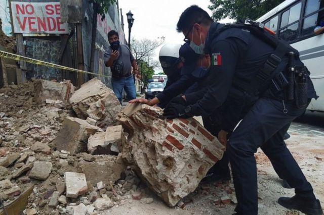 Terremoto En Mexico Un Sismo De Magnitud 7 5 Y Epicentro En Oaxaca Deja Al Menos 10 Muertos Y Se Siente Con Fuerza En Ciudad De Mexico Bbc News Mundo