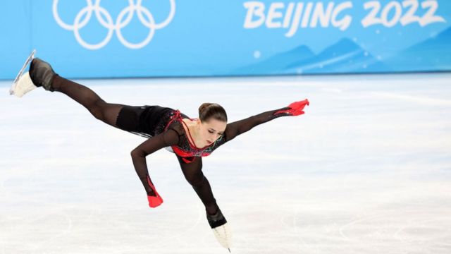 Kamila Valieva na final da patinação artística individual