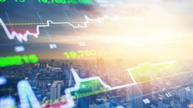 Sobreposição de imagens que remete a crescimento econômico