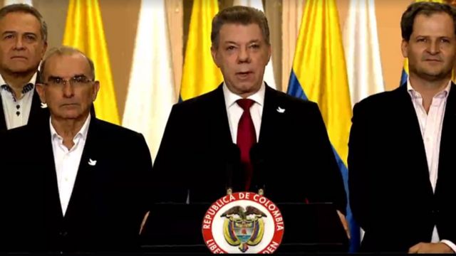 Juan Manuel Santos y su gabinete.