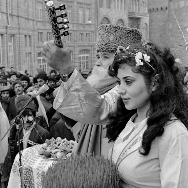 Bakı şəhərində İçərişəhərdə saz və bahar bayramında (22 mart 1984).