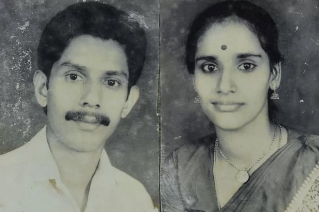 சலோமி ஜோசப் (வலது) மன உளைச்சலுக்கு ஆளாகி 2014ஆம் தற்கொலை செய்துக் கொண்டார்.