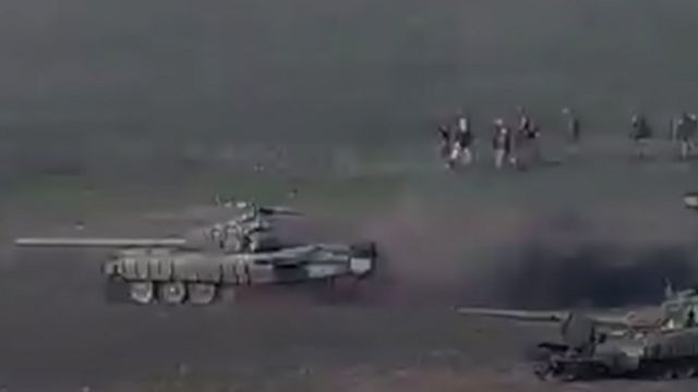Атака азербайджанских танков в Карабахе