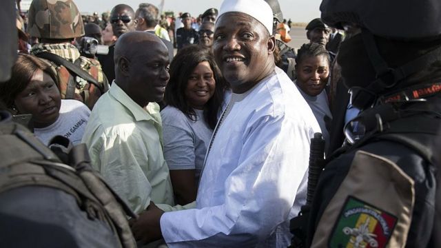 Président Barrow est gardé par les services de sécurité sénégalaises