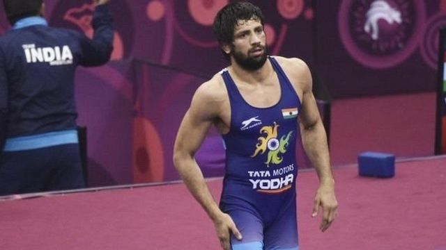 ரவிகுமார் தஹியா: டோக்யோ ஒலிம்பிக் மல்யுத்த இறுதியில் நுழைந்த இந்திய வீரர்