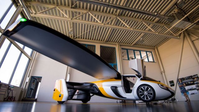 Uçan bir araba olarak tasarlanan AeroMobil'in 2020 yılında piyasaya sürülmesi planlanıyor