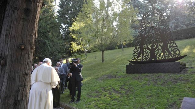 Papa Francisco inaugura estátua em homenagem a Nossa Senhora Aparecida