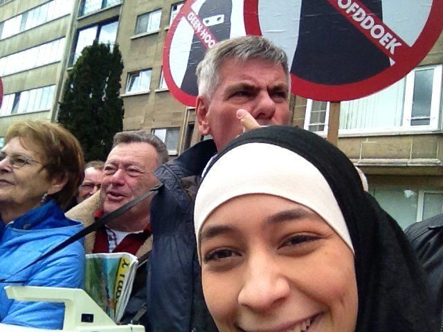 Zakia Belkhiri's selfie with far-right anti-Islam group