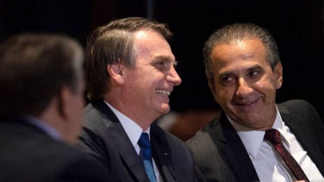 سیلاس مالافایا (راست)، رهبر بزرگترین کلیسای انجیلی برزیل، از بولسونارو در سال ۲۰۱۸ حمایت کرد