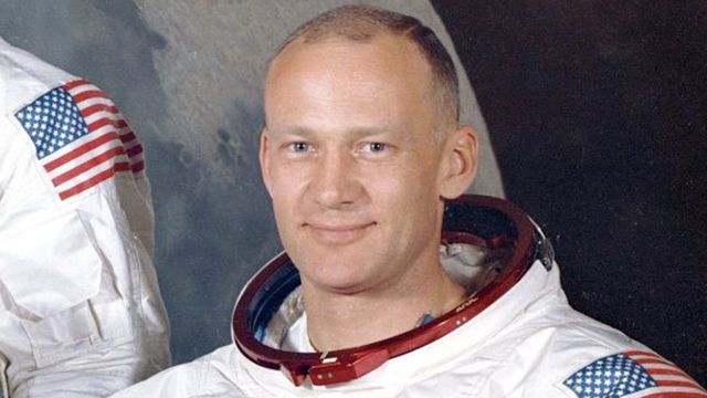 Retrato do astronauta Buzz Aldrin quando ele foi à Lua