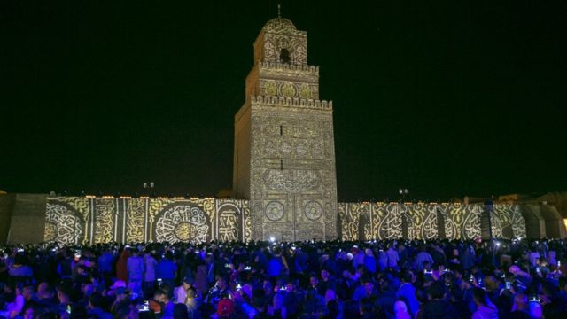 الاحتفال بالمولد النبوي في جامع عقبة ابن نافع في مدينة القيروان وسط تونس