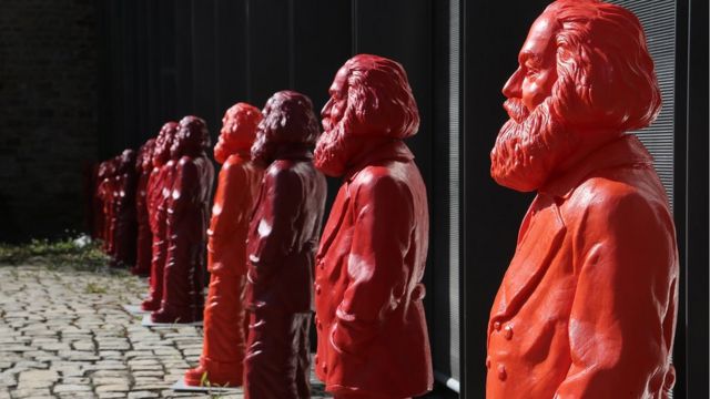 Tượng Karl Marx