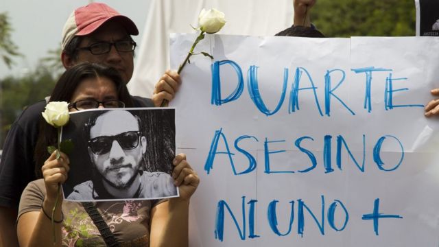 El gobernador Javier Duarte dice que las acusaciones en su contra son "denuncias sin fundamento" y "calumnias".
