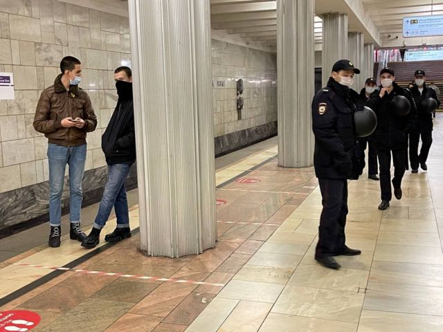 Metro station "October field"...  Left - participants "Russian march"-2021