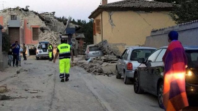 Inzu nyinshi zo mu bisagara biri mu karere ka Umbria zasenyutse
