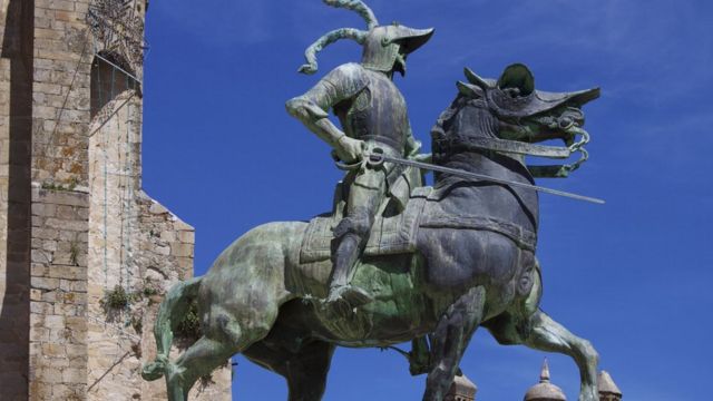 Estatua del conquistador Hernán Cortés