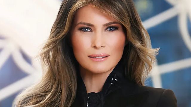 La fotografía oficial de Melania Trump muestra una mirada dura