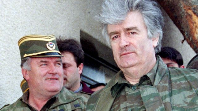 Ratko Mladic junto a Radovan Karadzic