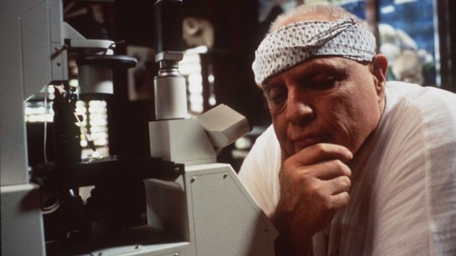 Marlon Brando en la película "La isla del Dr. Moreau".