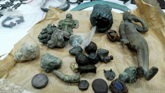 Артефакти з України