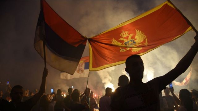 Празднование победы оппозиции в Черногории