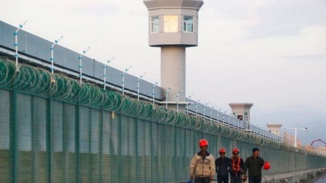 يُعتقد أن ما يصل إلى مليون مسلم قد تم احتجازهم في معسكرات في شينجيانغ