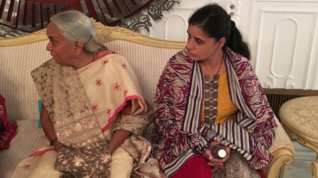 కుల్భూషణ్ జాధవ్ తల్లి అవంతి, భార్య చేతన్కుల్