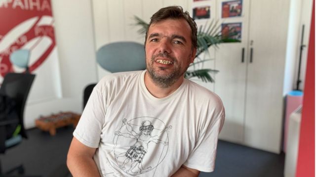 Унук Меше Селимовића је телевизијски редитељ.