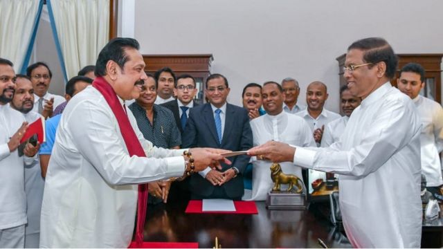 பிரதமராக பதவியேற்றுக் கொண்டார் மகிந்த ராஜபக்ச